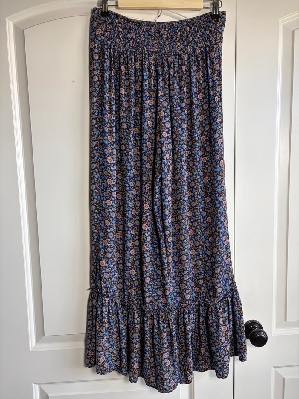 Natural Life Floral Wide Leg Pants With Ruffle Bottom Blue Medium - Picture 7 of 10